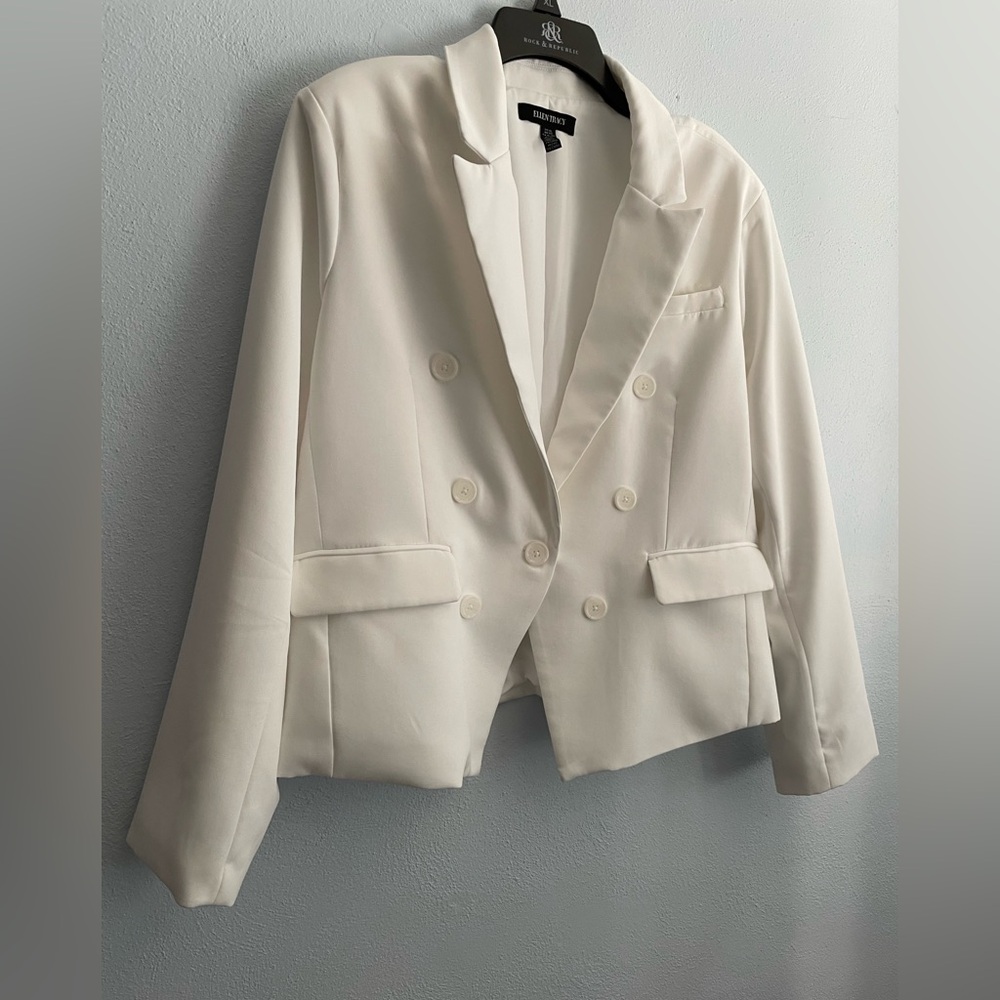 Ellen Tracy White Blazer